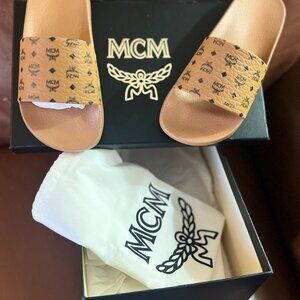 MCM MONOGRAM PRINT RUBBER SLIDES - Excellent Condition, Size 6